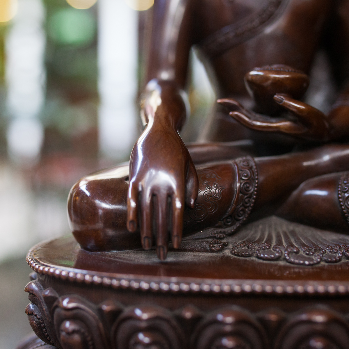 Статуэтка Будды Шакьямуни (бхумиспарша-мудра), 30 см