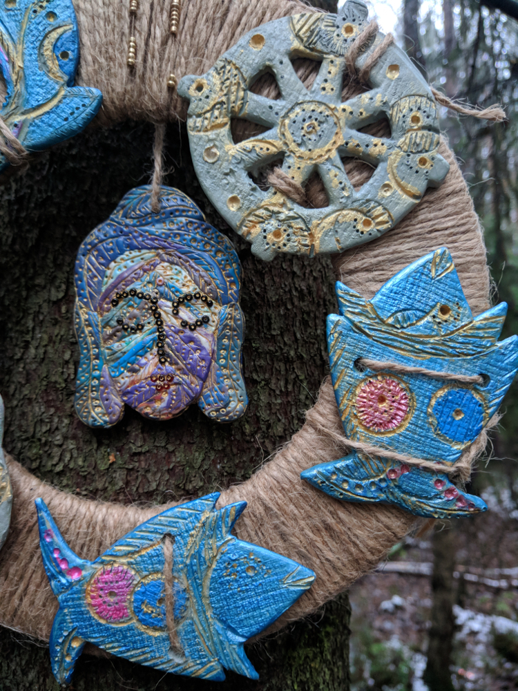 Настенное украшение "Будда и символы" (серо-синие фигуры)