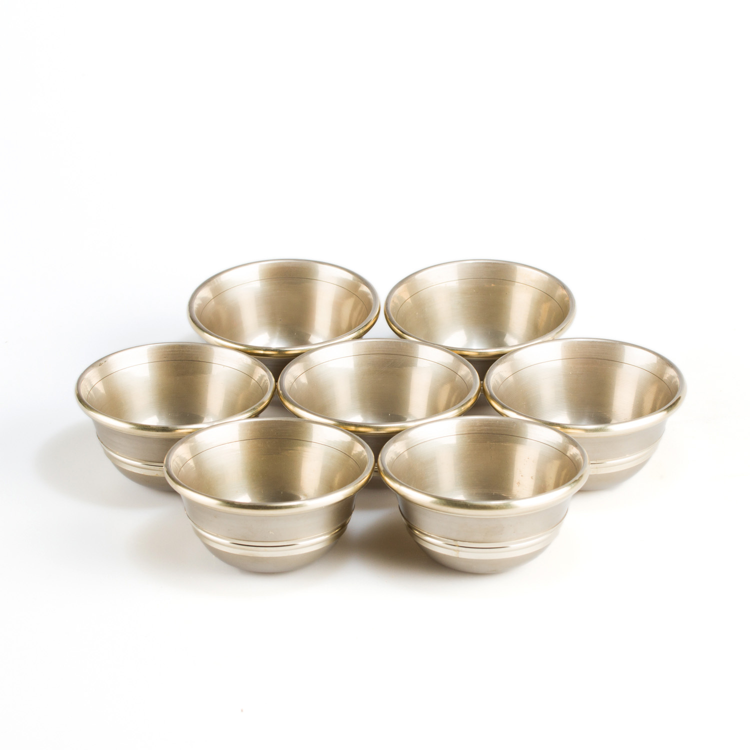 Чаши для подношений (набор из 7 шт.) с полосой, 7,7 см, белая бронза, Непал