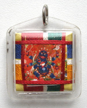 Тибетский защитный амулет с Шестируким Махакалой