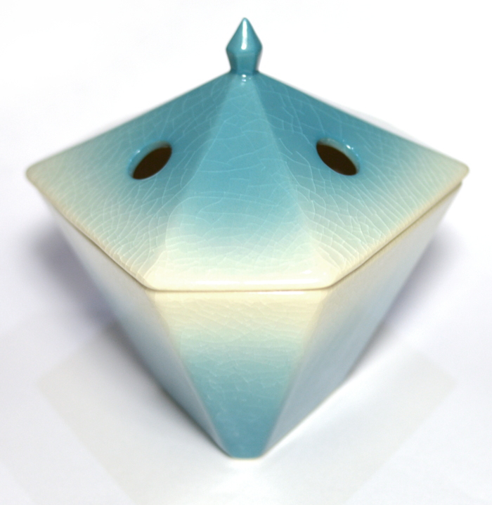 Керамическая подставка-аромалампа Синий плющ, 11,4 х 10,8 х 10 см
