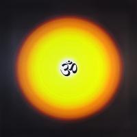 Купить Плакат ОМ в оранжево-желтом круге (30 x 30 см) в интернет-магазине Dharma.ru