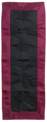 Купить Алтарное покрывало (черное с фиолетовой окантовкой), 37 x 104 см в интернет-магазине Dharma.ru