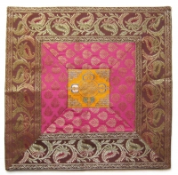Купить Наволочка с Бесконечным узлом (коричнево-красно-желтая, 41,5 x 42 см) в интернет-магазине Dharma.ru