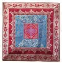 Купить Наволочка с Бесконечным узлом (бело-красно-голубая, 39,5 x 40 см) в интернет-магазине Dharma.ru