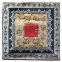 Купить Наволочка с Бесконечным узлом (бело-сине-золотистая, 41 x 41,5 см) в интернет-магазине Dharma.ru