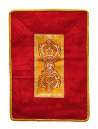 Купить Алтарное покрывало (желто-красное с ваджрой), 21,5 x 30 см в интернет-магазине Dharma.ru
