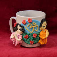 Купить Сувенирная кружка Будда и мирянка (в розовом платье в горошек) в интернет-магазине Dharma.ru