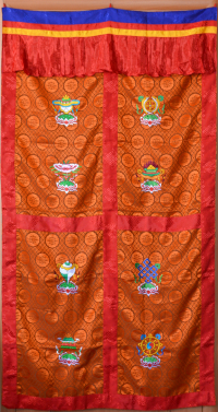 Купить Занавеска оранжевая с Восемью Драгоценными Символами, 107 x 193 см в интернет-магазине Dharma.ru