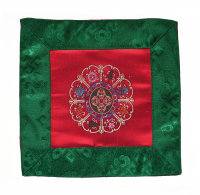 Купить Коврик для колокольчика и ваджры, красный с зелёной окантовкой, 21 х 21 см в интернет-магазине Dharma.ru