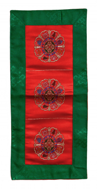 Купить Алтарное покрывало, красное с зеленой окантовкой, 22,5 х 52 см в интернет-магазине Dharma.ru