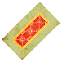 Купить Алтарное покрывало Красное с зеленой окантовкой из натуральной вискозы, 84 x 45 см в интернет-магазине Dharma.ru