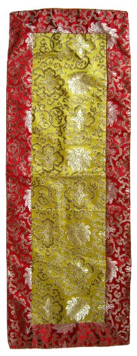Купить Алтарное покрывало (желтое с красной окантовкой), 37 x 104 см в интернет-магазине Dharma.ru
