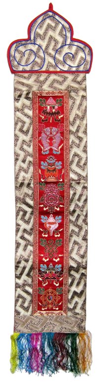 Купить Вымпел с Драгоценными символами (красный с бежевой окантовкой) в интернет-магазине Dharma.ru