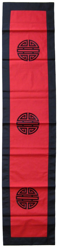Купить Алтарное покрывало длинное (красное с черной окантовкой), 41 х 192 см в интернет-магазине Dharma.ru